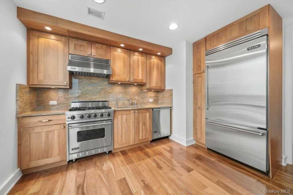 5 Renaissance, Unit #18E, White Plains, NY 10601 - Photo 8 of 34
