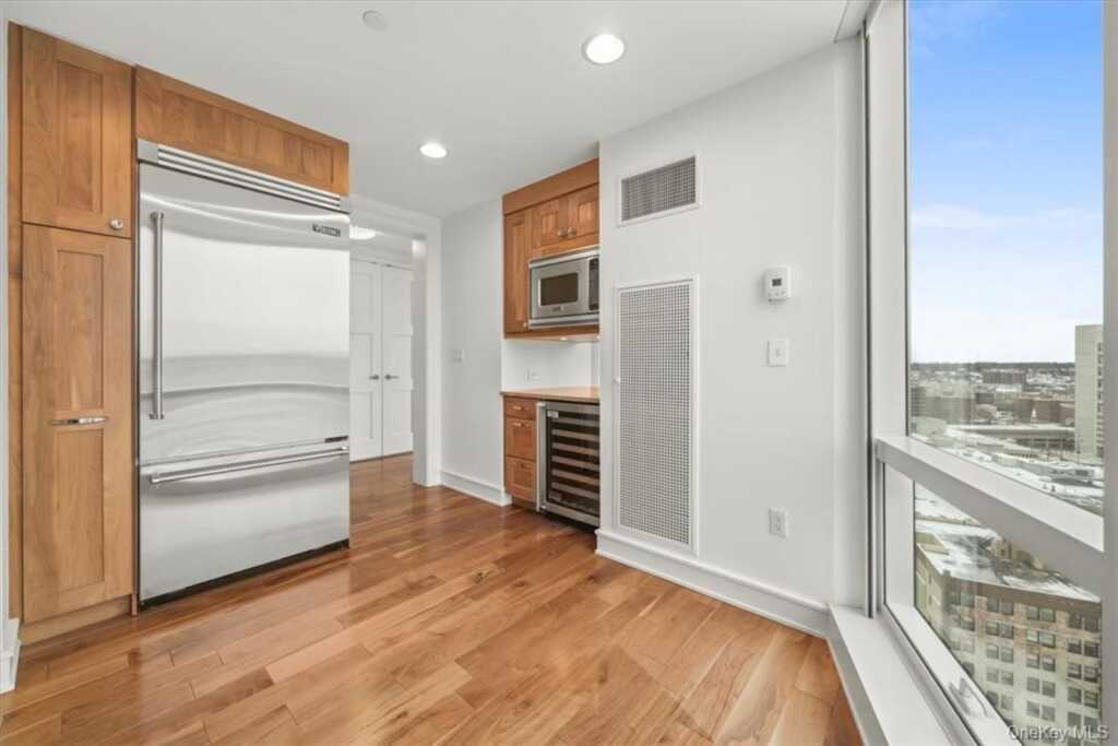 5 Renaissance, Unit #18E, White Plains, NY 10601 - Photo 9 of 34