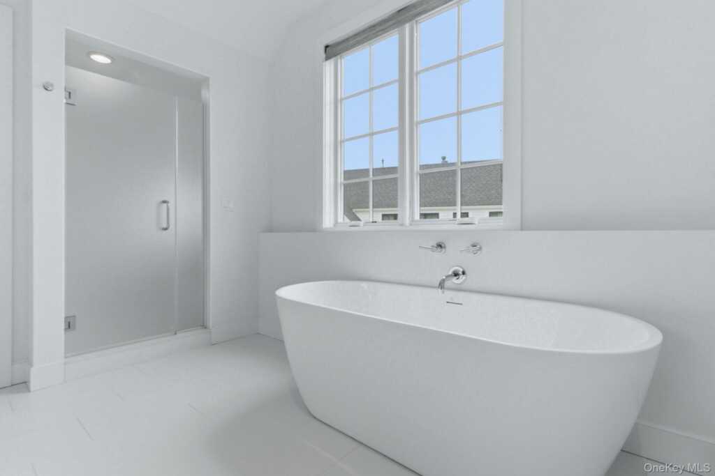 4 Primrose Lane, Rye, NY 10573 - Photo 25 of 50