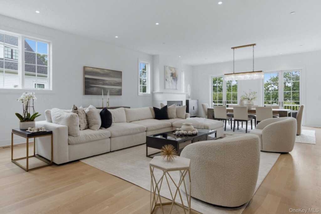 4 Primrose Lane, Rye, NY 10573 - Photo 3 of 50