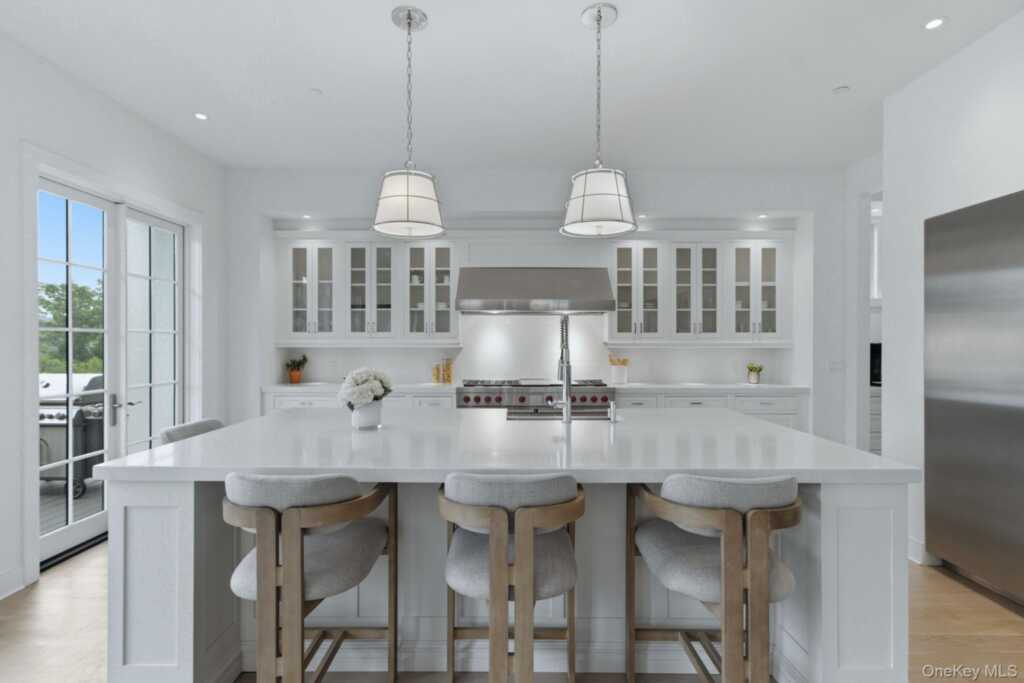 4 Primrose Lane, Rye, NY 10573 - Photo 9 of 50