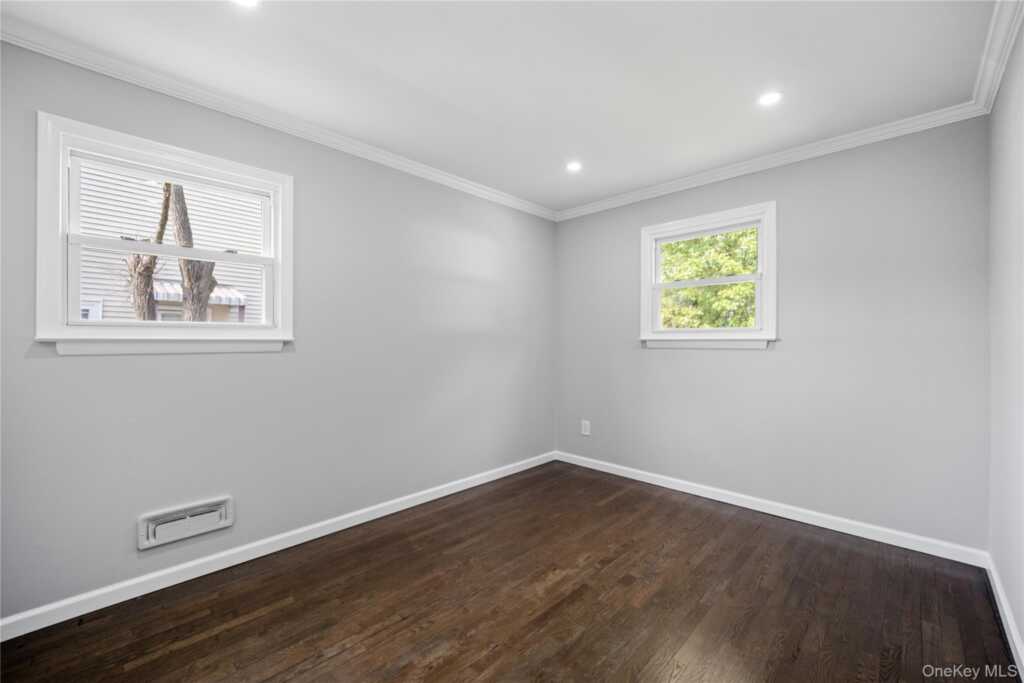 56 Independence Street, White Plains, NY 10606 - Photo 10 of 40