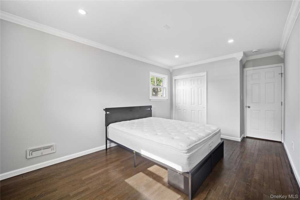 56 Independence Street, White Plains, NY 10606 - Photo 6 of 40