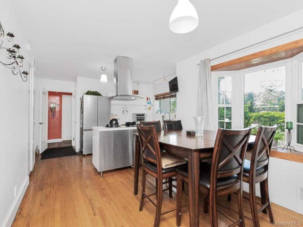 35 Barnard Road, New Rochelle, NY 10801 - Photo 13 of 18