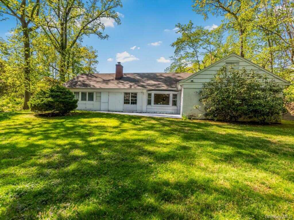 35 Barnard Road, New Rochelle, NY 10801 - Photo 15 of 18