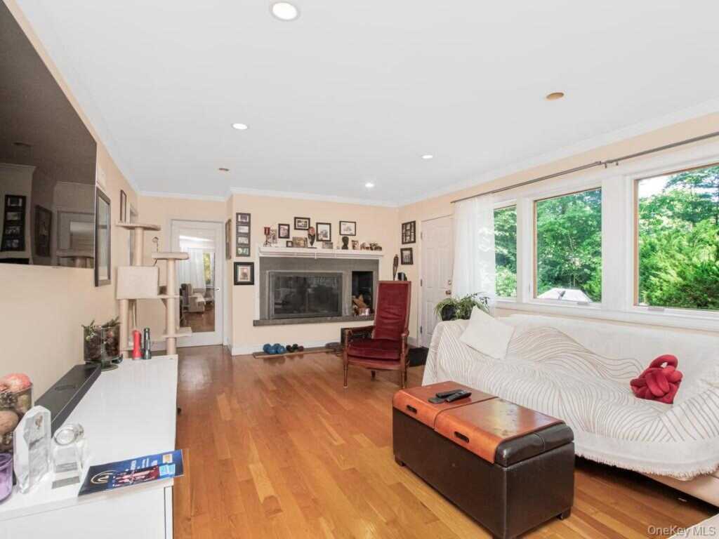 35 Barnard Road, New Rochelle, NY 10801 - Photo 6 of 18