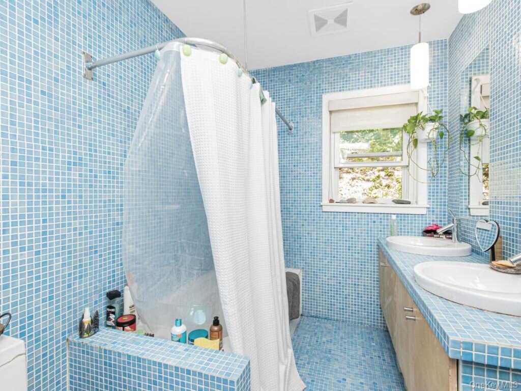 35 Barnard Road, New Rochelle, NY 10801 - Photo 9 of 18