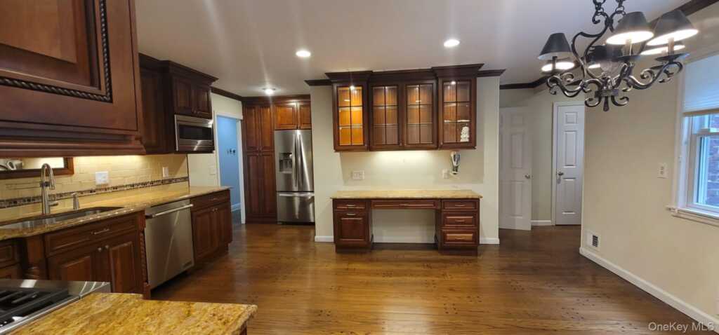 9 Orchard Circle, Suffern, NY 10901 - Photo 6 of 18
