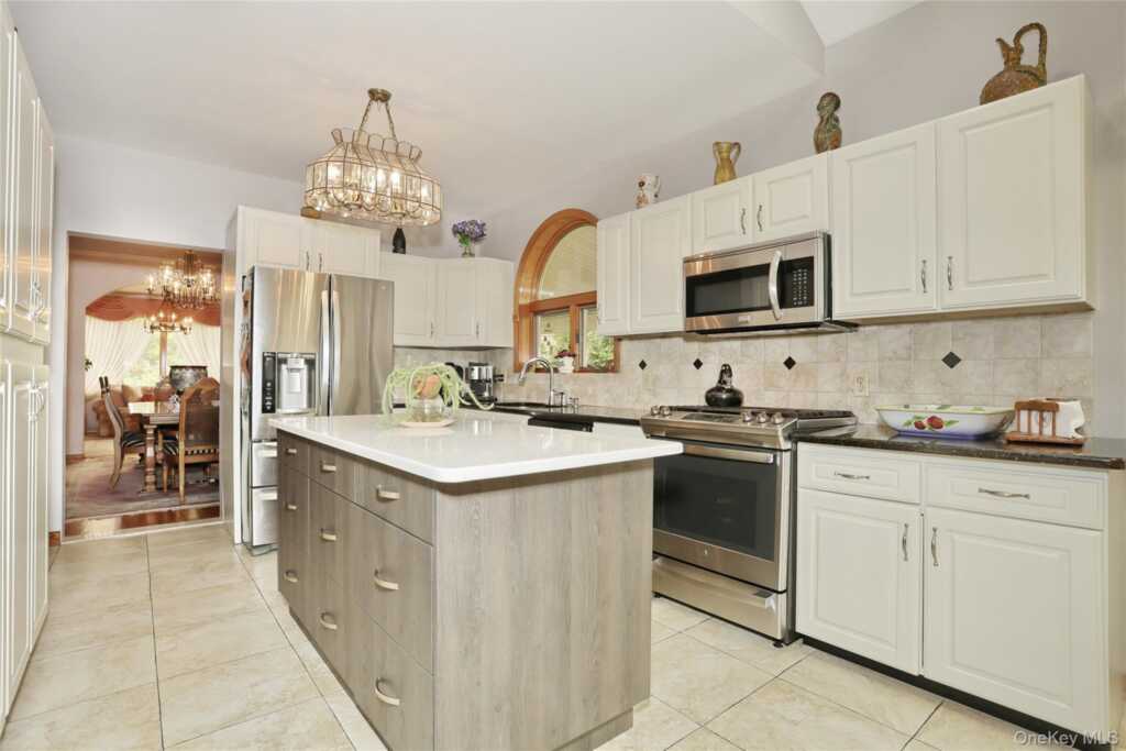 2 Westend Avenue, Nyack, NY 10960 - Photo 10 of 50