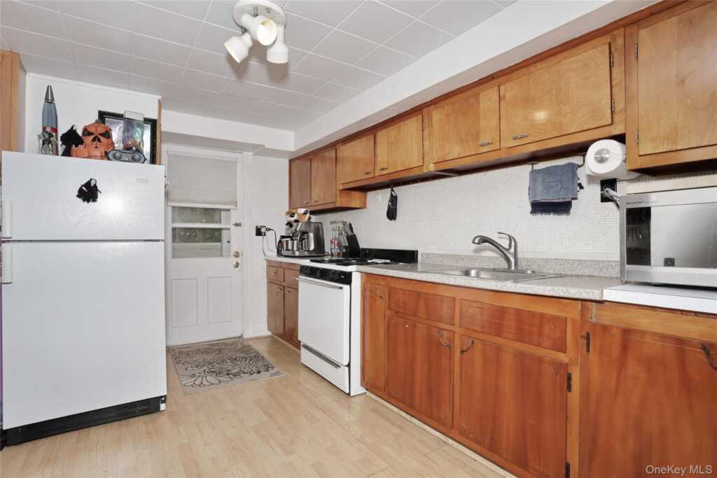 2 Westend Avenue, Nyack, NY 10960 - Photo 26 of 50