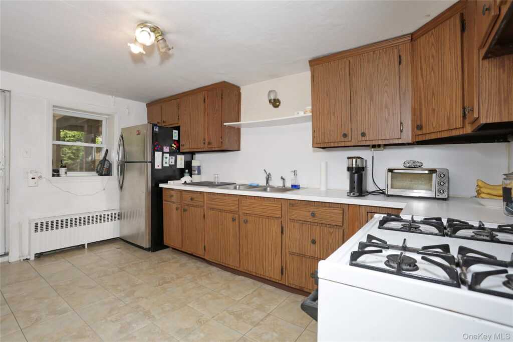 2 Westend Avenue, Nyack, NY 10960 - Photo 32 of 50