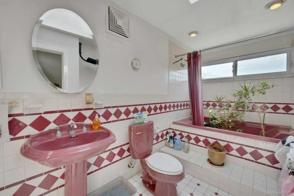 309 Pelham Road, New Rochelle, NY 10805 - Photo 14 of 48
