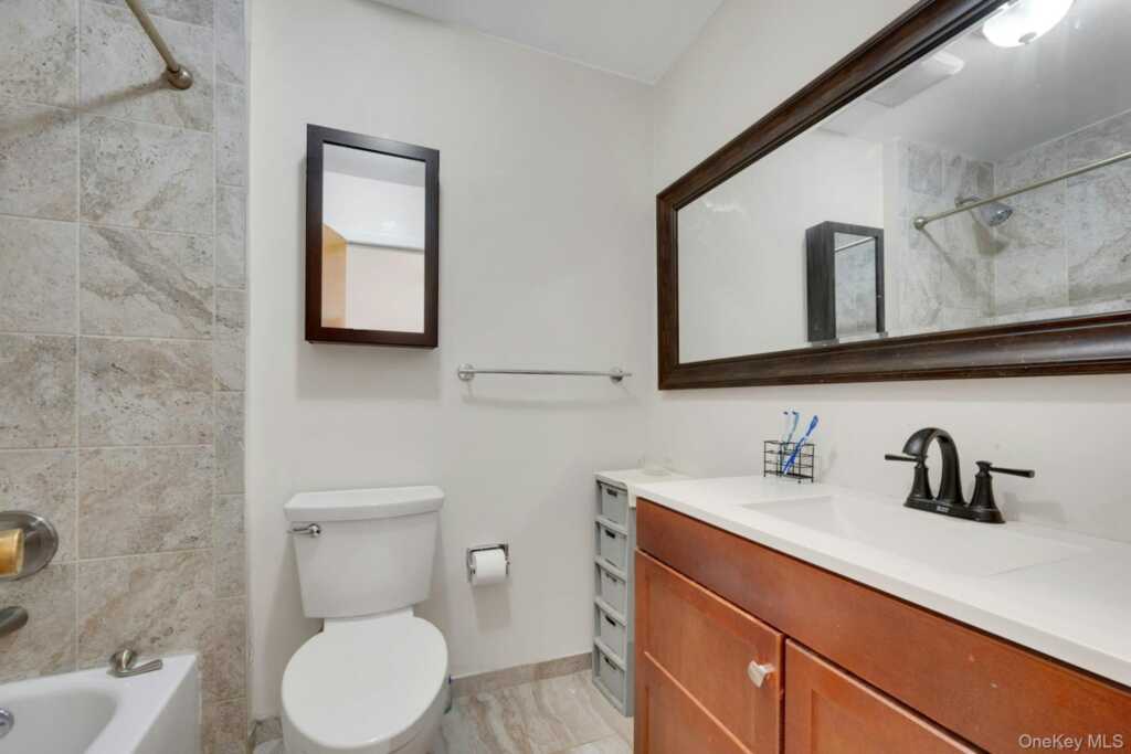309 Pelham Road, New Rochelle, NY 10805 - Photo 31 of 48