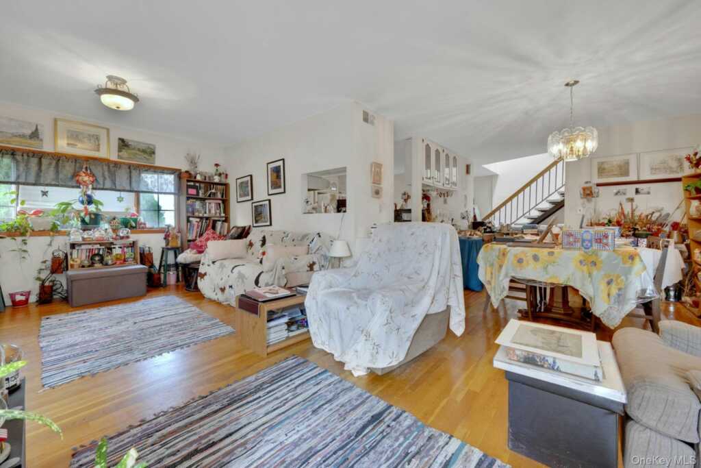 309 Pelham Road, New Rochelle, NY 10805 - Photo 5 of 48