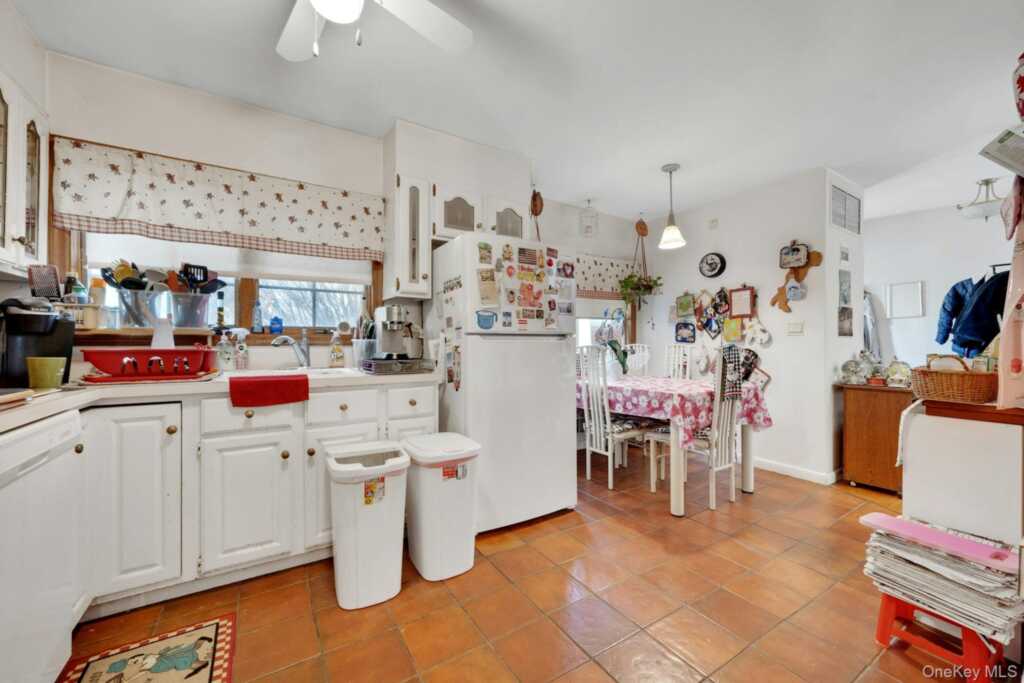 309 Pelham Road, New Rochelle, NY 10805 - Photo 8 of 48