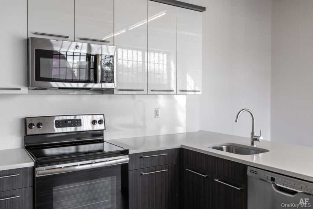 121 Westmoreland Avenue, Unit #610, White Plains, NY 10606 - Photo 3 of 20