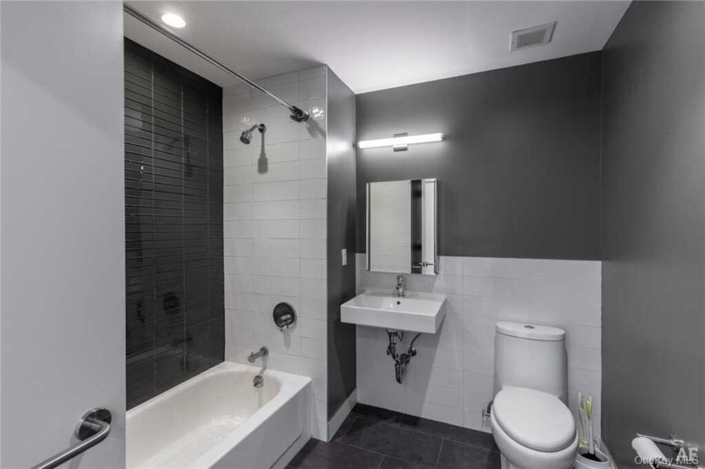 121 Westmoreland Avenue, Unit #610, White Plains, NY 10606 - Photo 8 of 20