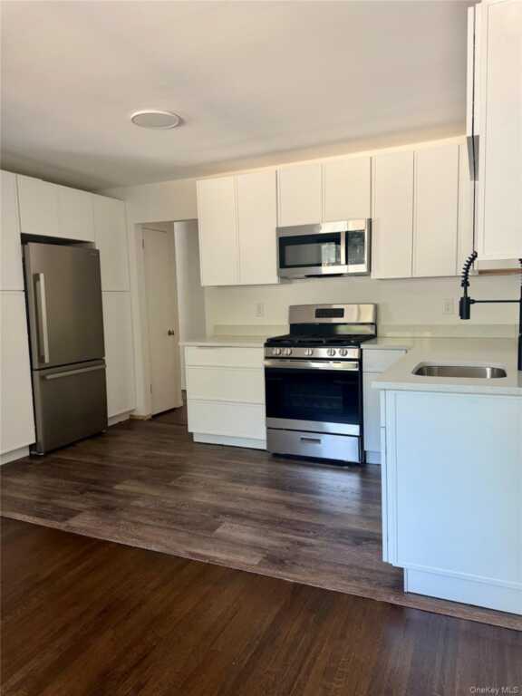 3 W Lawrence Park Drive, Unit #1, Piermont, NY 10968 - Photo 2 of 10