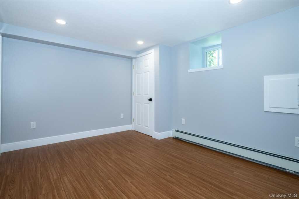 118 Pershing Avenue, New Rochelle, NY 10801 - Photo 11 of 29