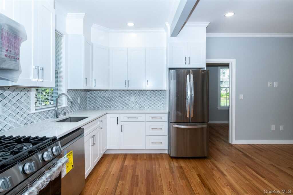 118 Pershing Avenue, New Rochelle, NY 10801 - Photo 16 of 29
