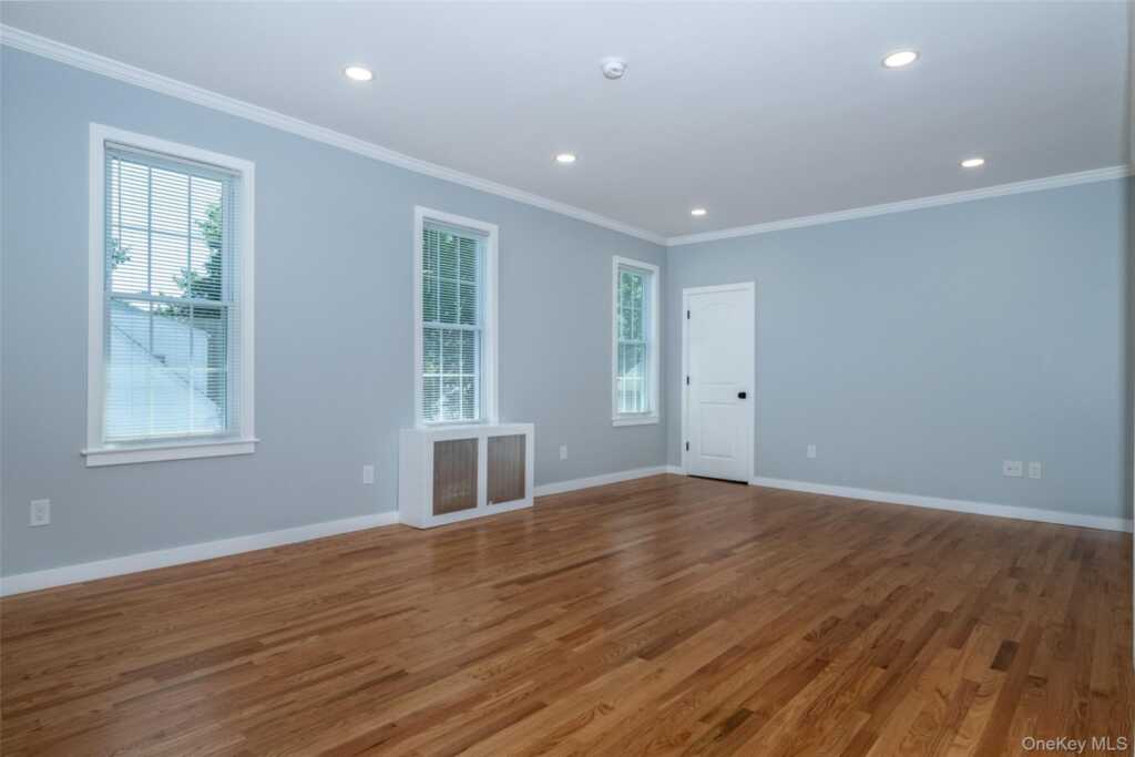 118 Pershing Avenue, New Rochelle, NY 10801 - Photo 18 of 29