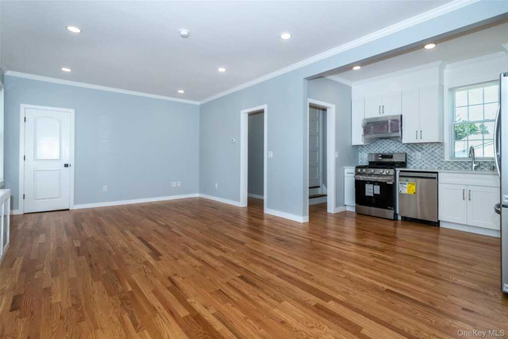 118 Pershing Avenue, New Rochelle, NY 10801 - Photo 19 of 29