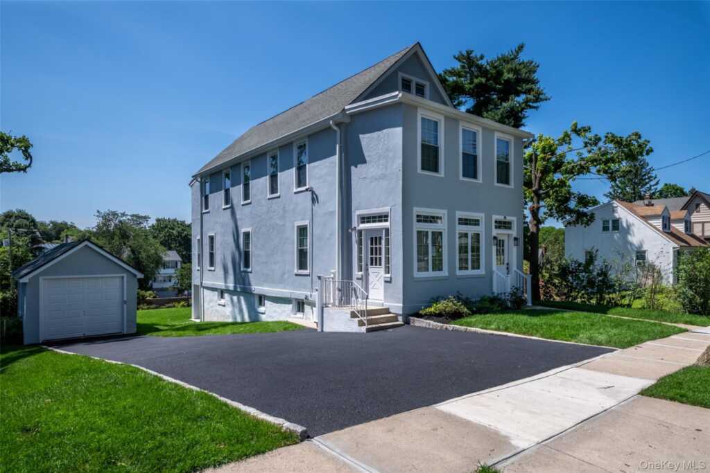 118 Pershing Avenue, New Rochelle, NY 10801 - Photo 2 of 29