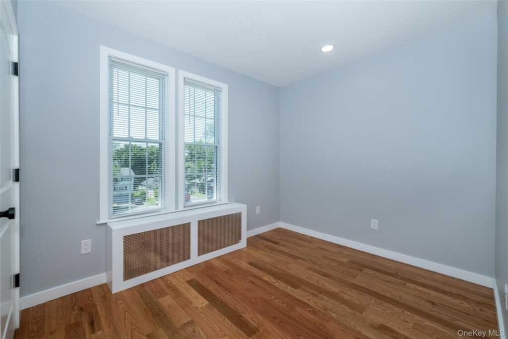 118 Pershing Avenue, New Rochelle, NY 10801 - Photo 21 of 29