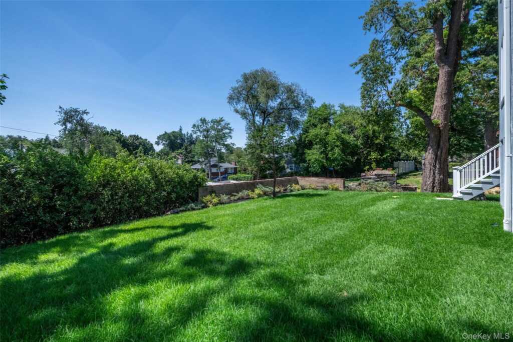 118 Pershing Avenue, New Rochelle, NY 10801 - Photo 26 of 29