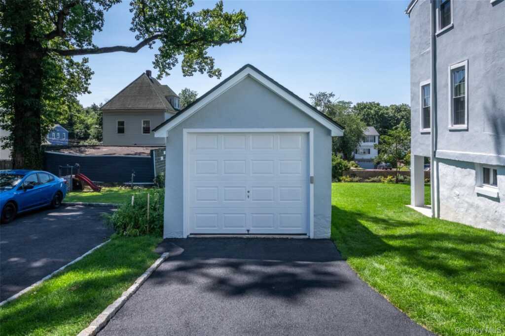 118 Pershing Avenue, New Rochelle, NY 10801 - Photo 27 of 29