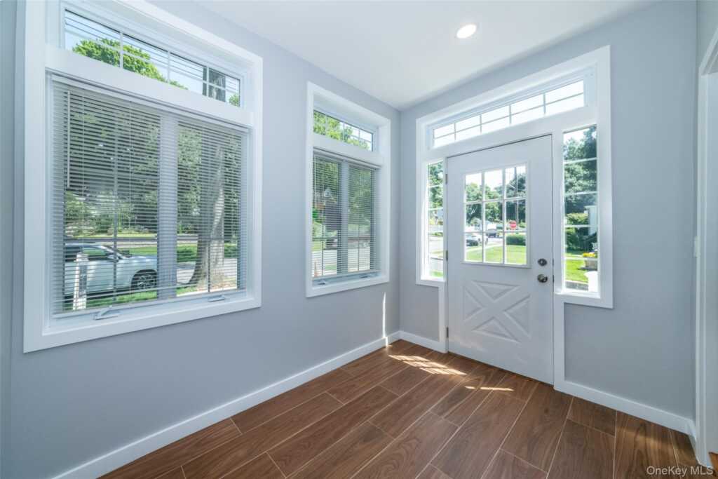 118 Pershing Avenue, New Rochelle, NY 10801 - Photo 9 of 29