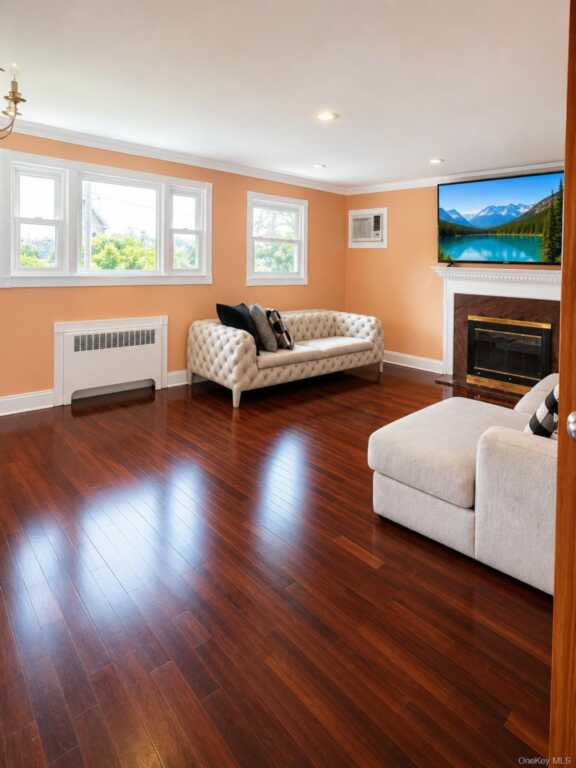 180 Sutton Manor Road, New Rochelle, NY 10801 - Photo 4 of 8