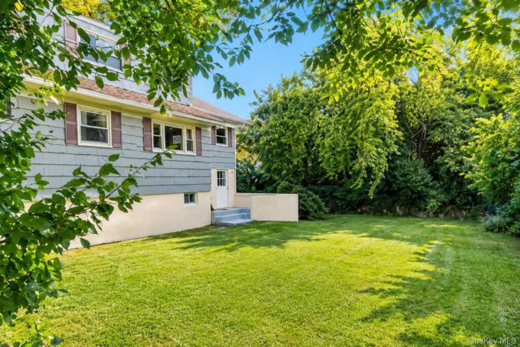 180 Sutton Manor Road, New Rochelle, NY 10801 - Photo 8 of 8