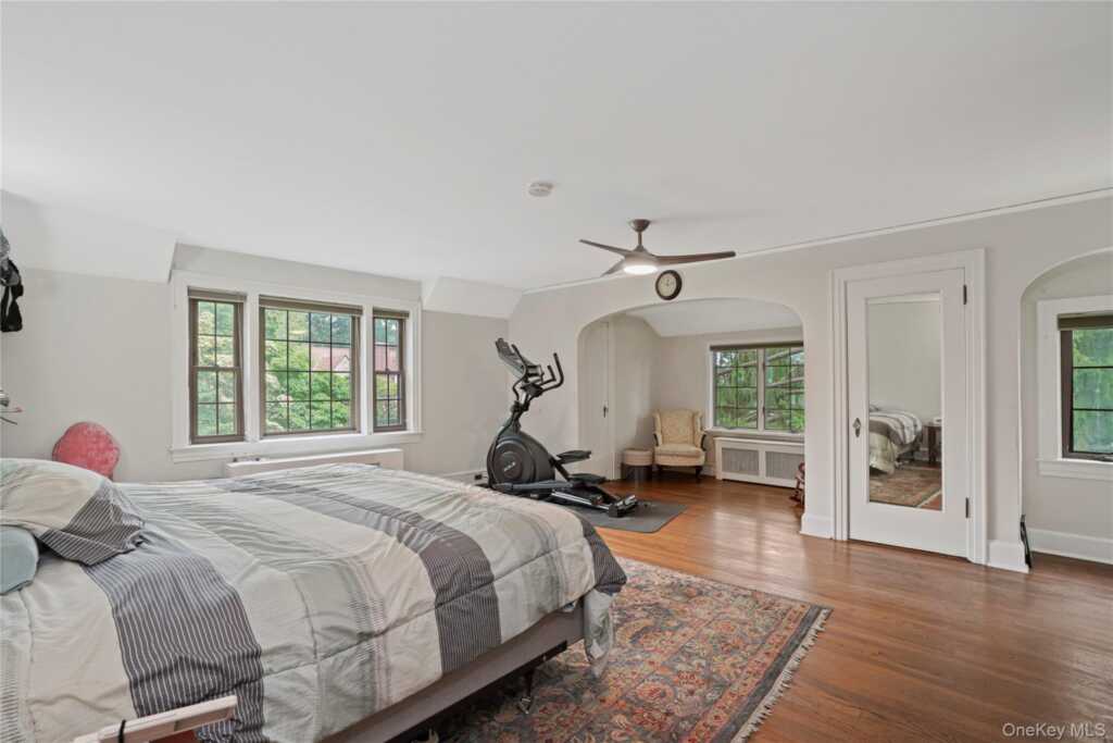8 Ritchey Place, White Plains, NY 10605 - Photo 20 of 35