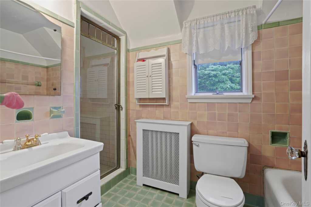 8 Ritchey Place, White Plains, NY 10605 - Photo 23 of 35