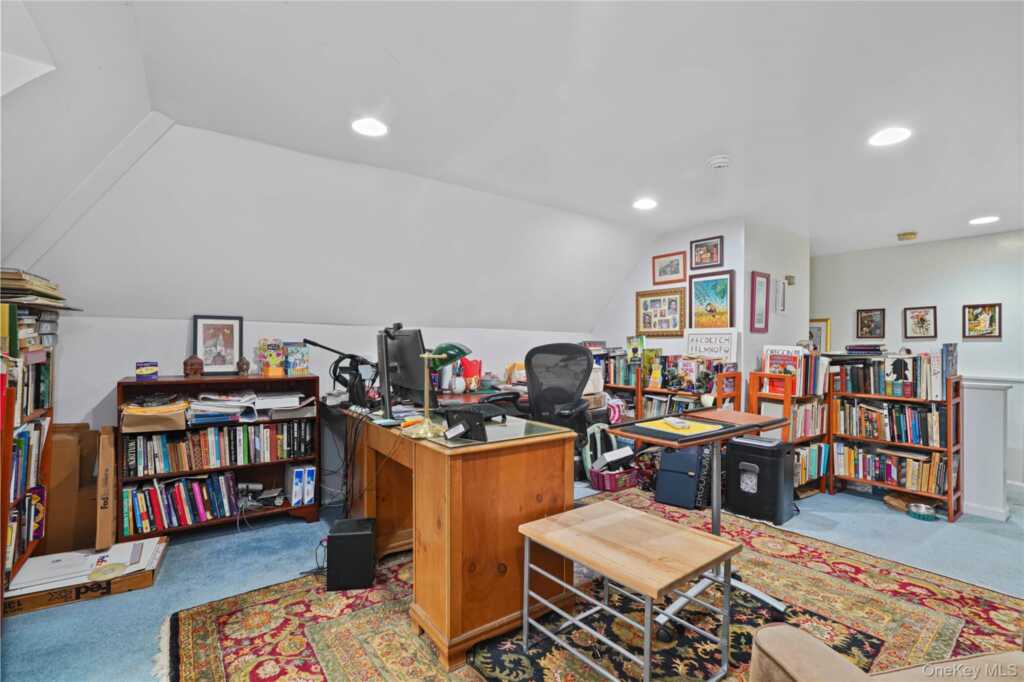 8 Ritchey Place, White Plains, NY 10605 - Photo 26 of 35