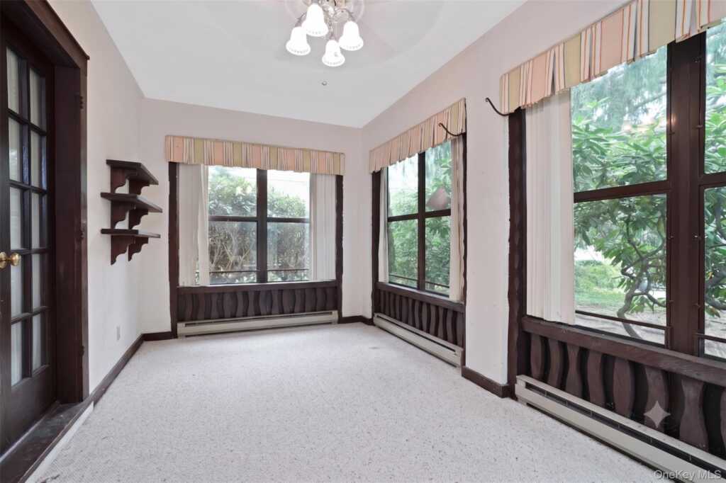 8 Ritchey Place, White Plains, NY 10605 - Photo 6 of 35