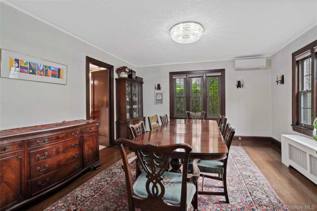 8 Ritchey Place, White Plains, NY 10605 - Photo 8 of 35