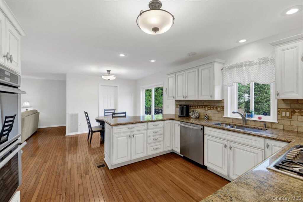 68 Bolton Avenue, White Plains, NY 10605 - Photo 7 of 35