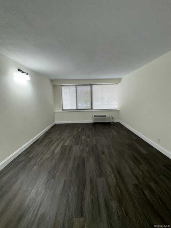 15 Stewart Place, Unit #3D, White Plains, NY 10603 - Photo 11 of 28