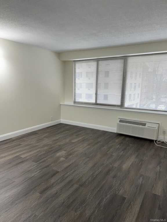 15 Stewart Place, Unit #3D, White Plains, NY 10603 - Photo 13 of 28