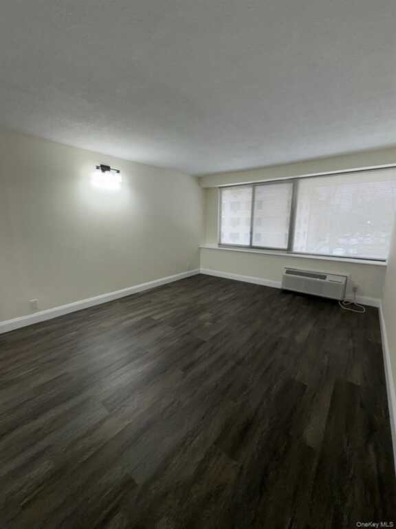 15 Stewart Place, Unit #3D, White Plains, NY 10603 - Photo 14 of 28