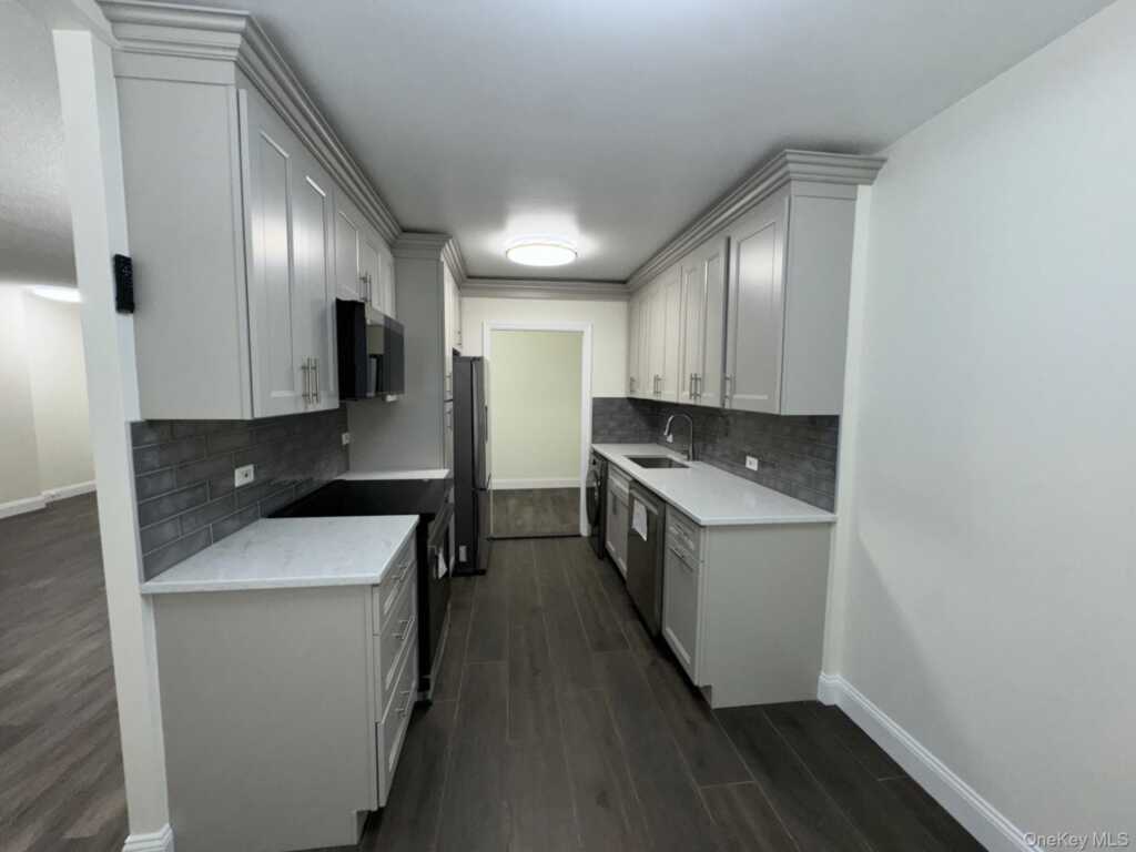 15 Stewart Place, Unit #3D, White Plains, NY 10603 - Photo 15 of 28