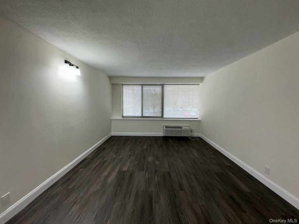 15 Stewart Place, Unit #3D, White Plains, NY 10603 - Photo 18 of 28