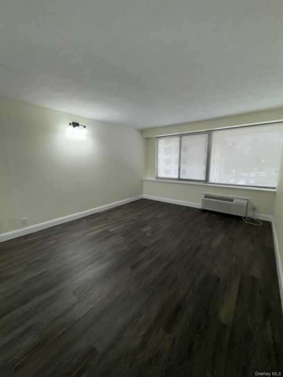 15 Stewart Place, Unit #3D, White Plains, NY 10603 - Photo 20 of 28