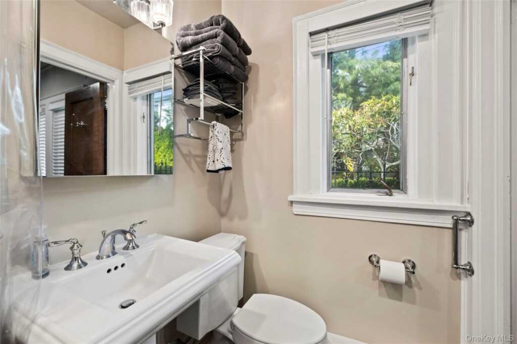 44 Fenimore Road, New Rochelle, NY 10804 - Photo 18 of 46
