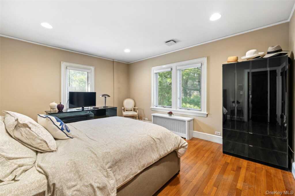 44 Fenimore Road, New Rochelle, NY 10804 - Photo 28 of 46