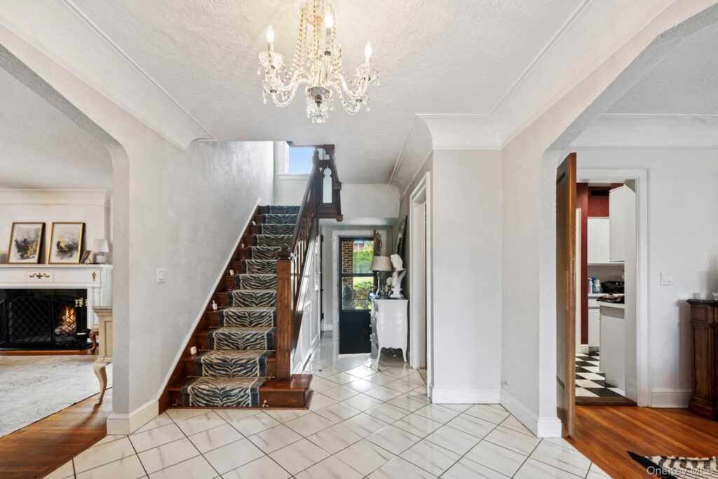 44 Fenimore Road, New Rochelle, NY 10804 - Photo 7 of 46