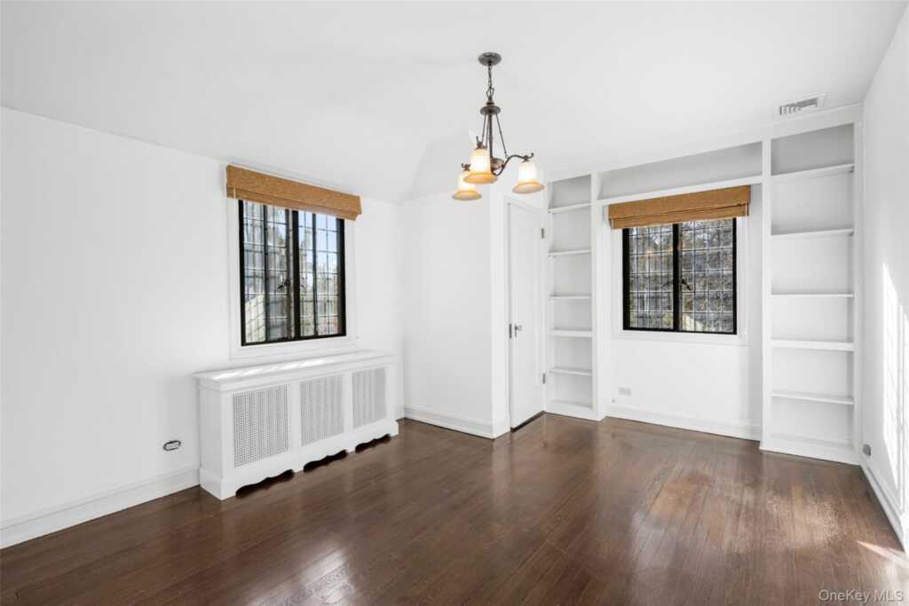 22 Verdun Avenue, New Rochelle, NY 10804 - Photo 18 of 31