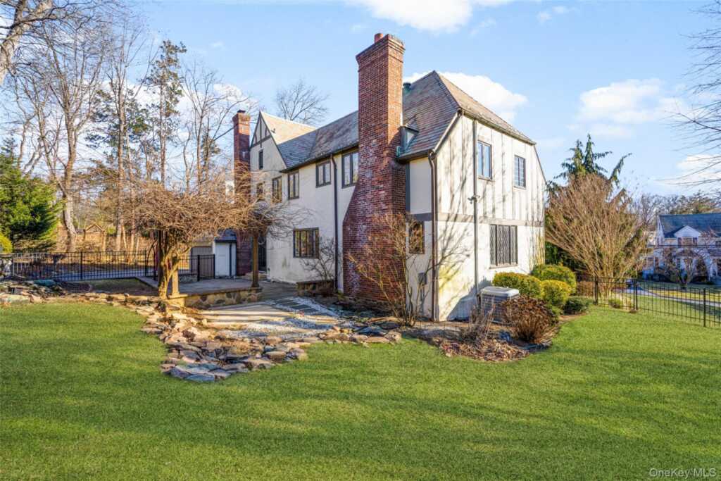 22 Verdun Avenue, New Rochelle, NY 10804 - Photo 27 of 31